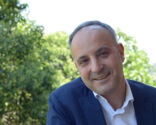 Massimo De Simone: «”Terrastronave” è un viaggio etico e cosmico contro l’individualismo»